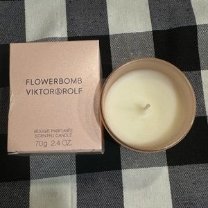 Victor&Rolf Flowerbomb scented candle!
